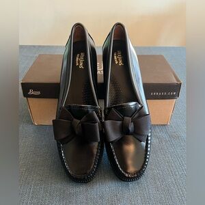 NEVER WORN: G.H. Bass & CO Weejuns Black Jillian Bow Loafers Size 8.5M